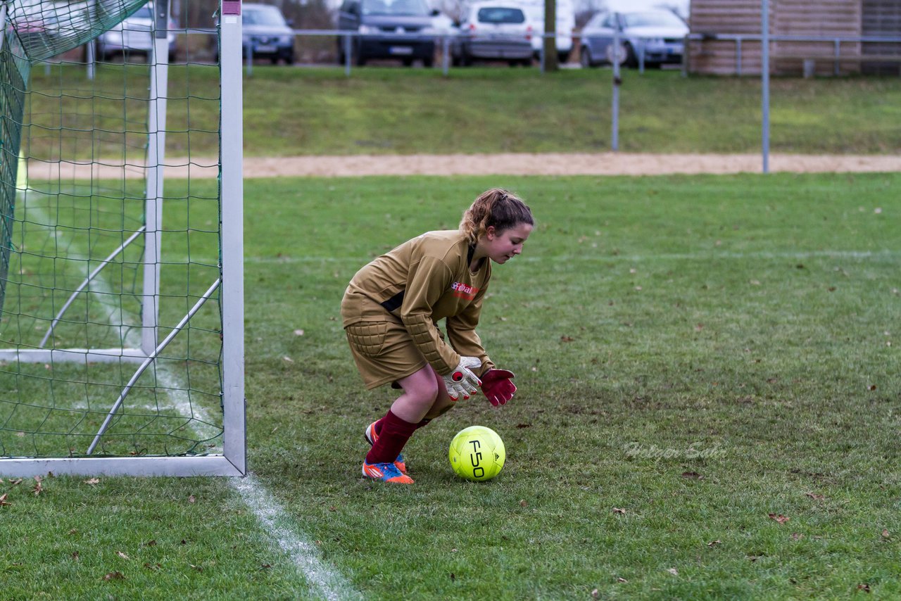 Bild 136 - B-Juniorinnen TSV Gnutz o.W. - SV Henstedt Ulzburg II : Ergebnis: ca. 5:0